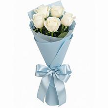 Букет 5 Белых роз Проуд в Петра Дубрава