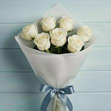 Букет 7 Белых роз Эдлесс Лав в Петра Дубрава