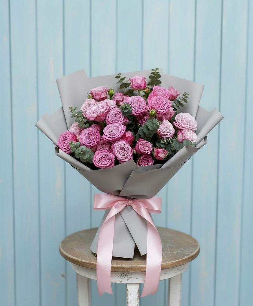 Букет цветов из: Розы в Петра Дубрава