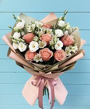 Букет цветов из:  Розы, Альстромерии и Лизиантусы в Петра Дубрава