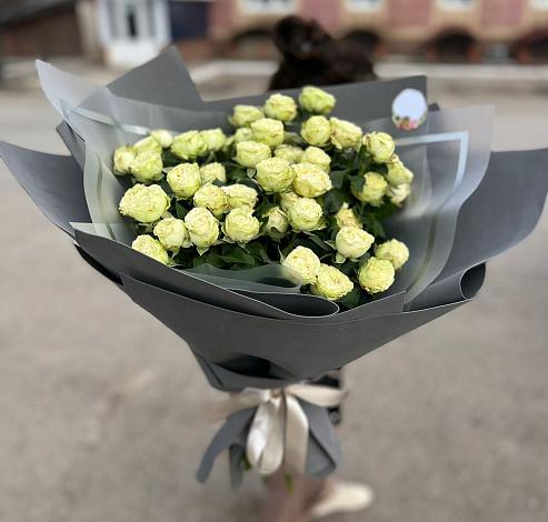 Букет Белые кустовые розы Солинеро в Петра Дубрава