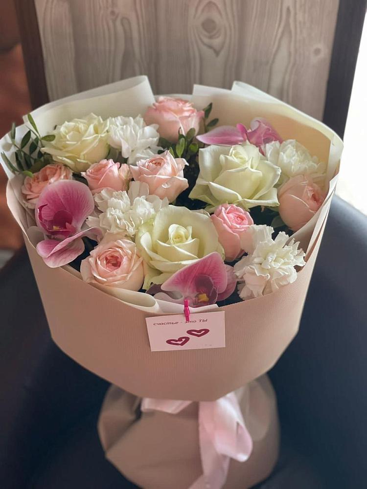 Букет цветов из: Орхидеи, Розы и Гвоздики в Петра Дубрава