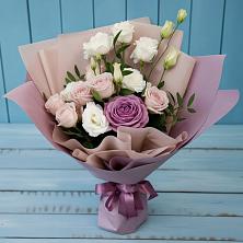 Букет цветов из:  Розы и Лизиантусы в Петра Дубрава