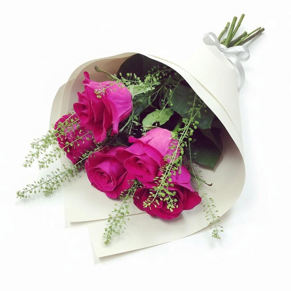 Букет цветов из: Розы в Петра Дубрава