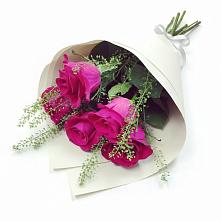 Букет цветов из:  Розы в Петра Дубрава
