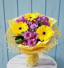 Букет цветов из:  Хризантемы и Герберы в Петра Дубрава