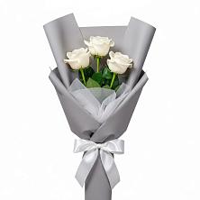 Букет 3 белые розы в Петра Дубрава