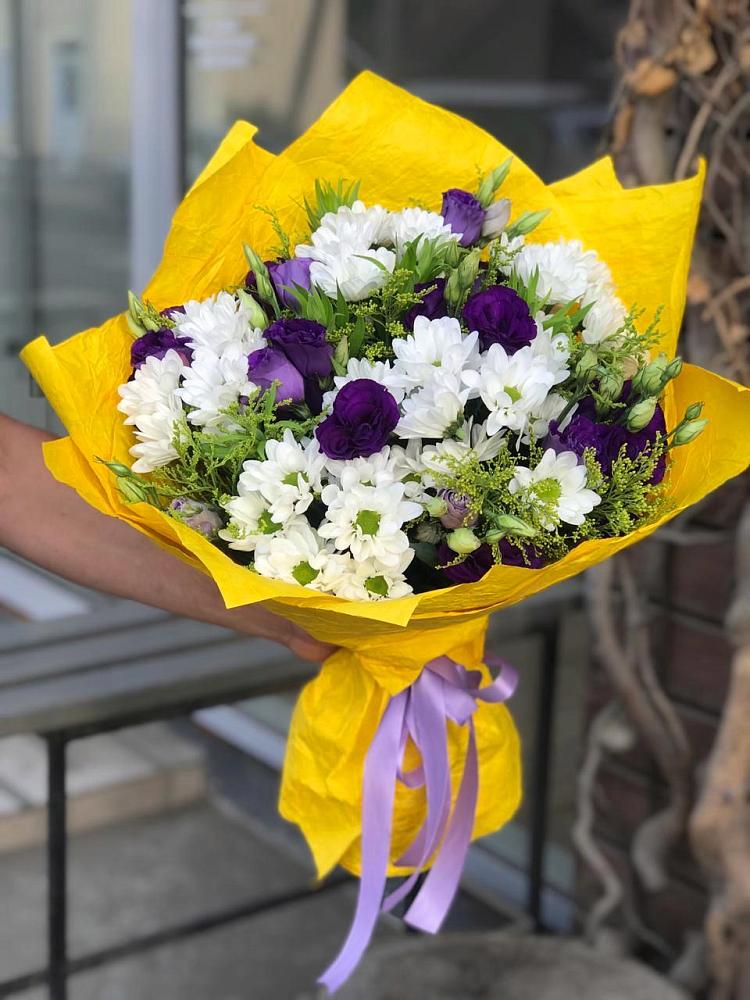 Букет цветов из: Ирисы, Хризантемы и Ромашки в Петра Дубрава