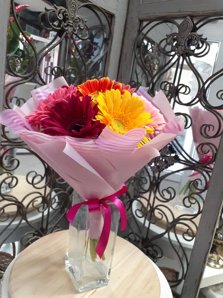 Букет цветов из: Герберы в Петра Дубрава