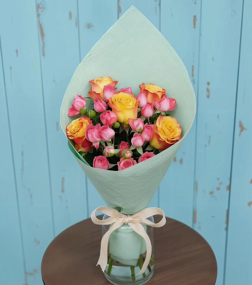 Букет цветов из: Розы в Петра Дубрава