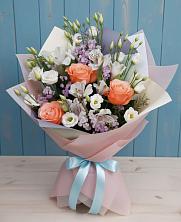 Букет цветов из:  Лизиантусы, Розы, Альстромерии и Гипсофила в Петра Дубрава