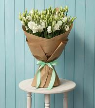 Букет цветов из:  Лизиантусы в Петра Дубрава