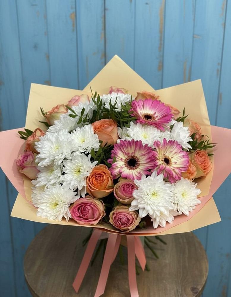 Букет цветов из: Розы, Герберы и Хризантемы в Петра Дубрава
