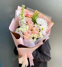 Букет цветов из:  Хризантемы и Розы в Петра Дубрава