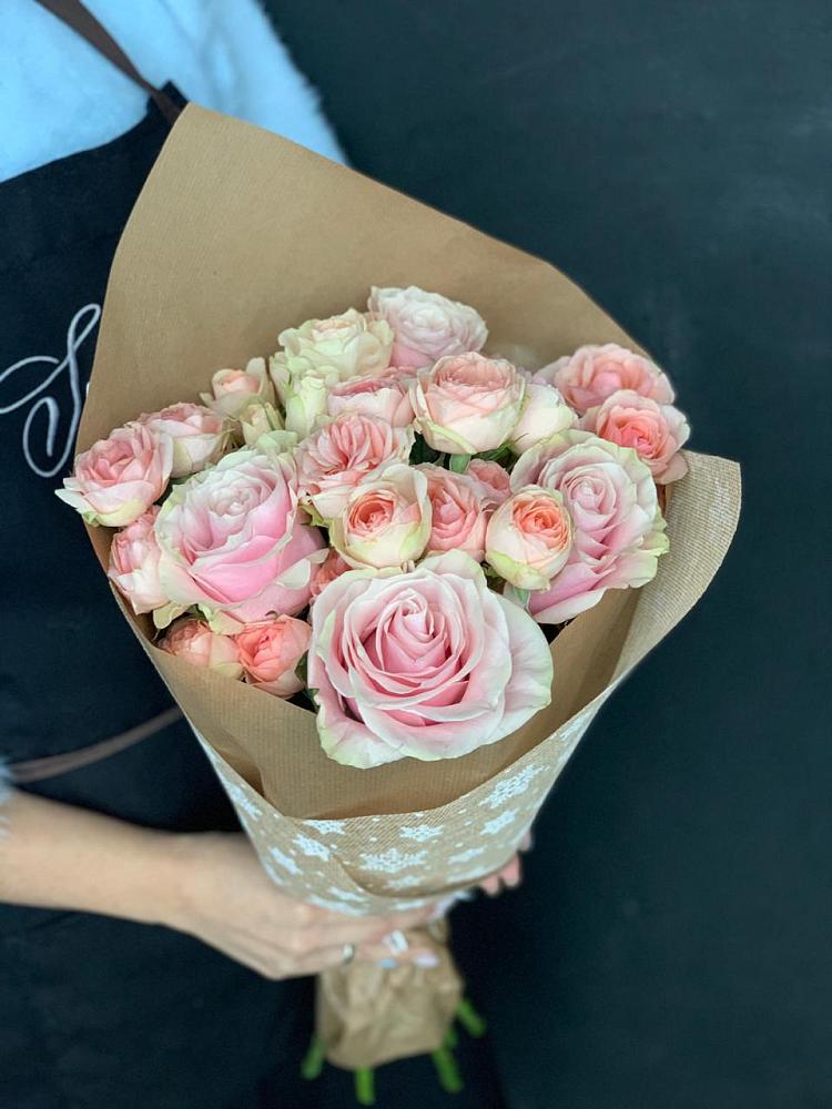 Букет цветов из: Хризантемы и Розы в Петра Дубрава