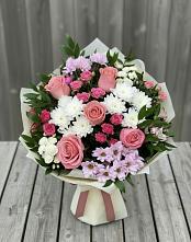 Букет цветов из:  Альстромерии, Гвоздики, Розы и Хризантемы в Петра Дубрава