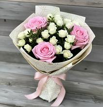 Букет цветов из:  Розы в Петра Дубрава