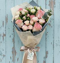 Букет цветов из:  Розы в Петра Дубрава