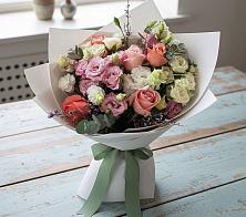 Букет цветов из:  Розы, Лизиантусы и Гвоздики в Петра Дубрава