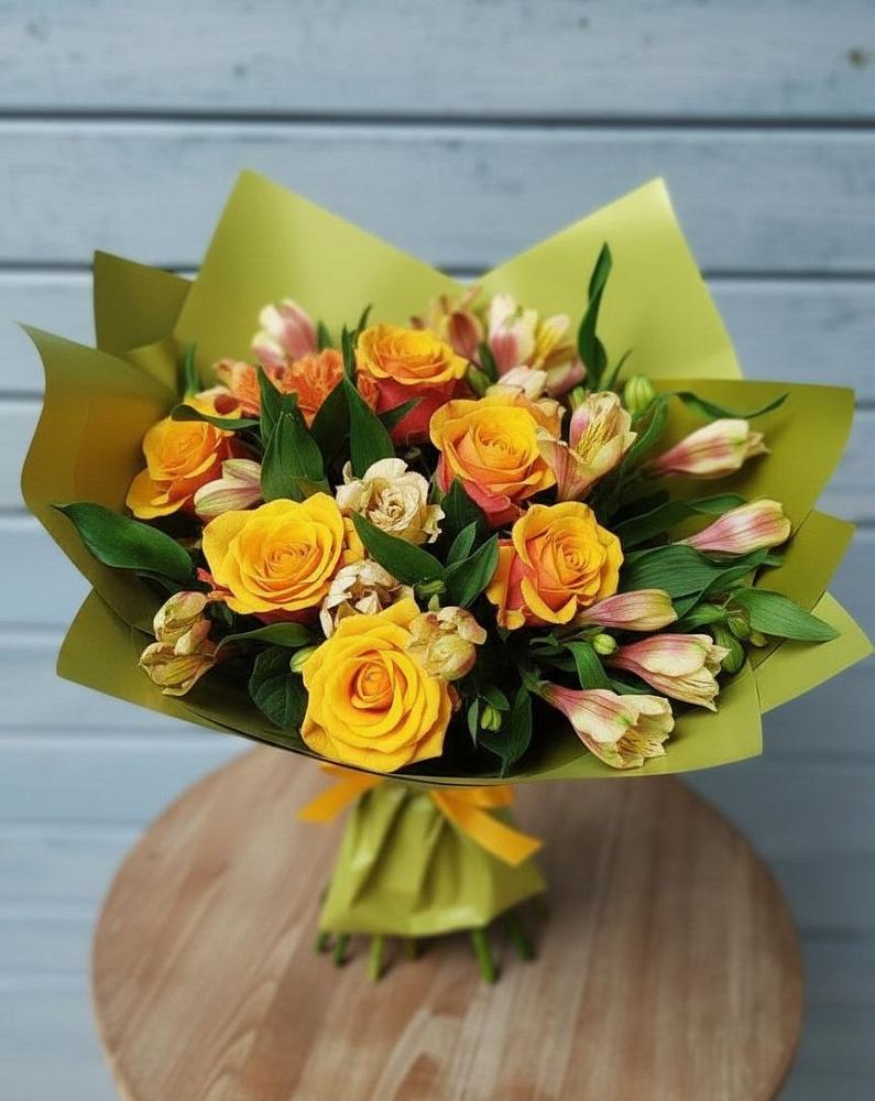 Букет цветов из: Альстромерии и Розы в Петра Дубрава