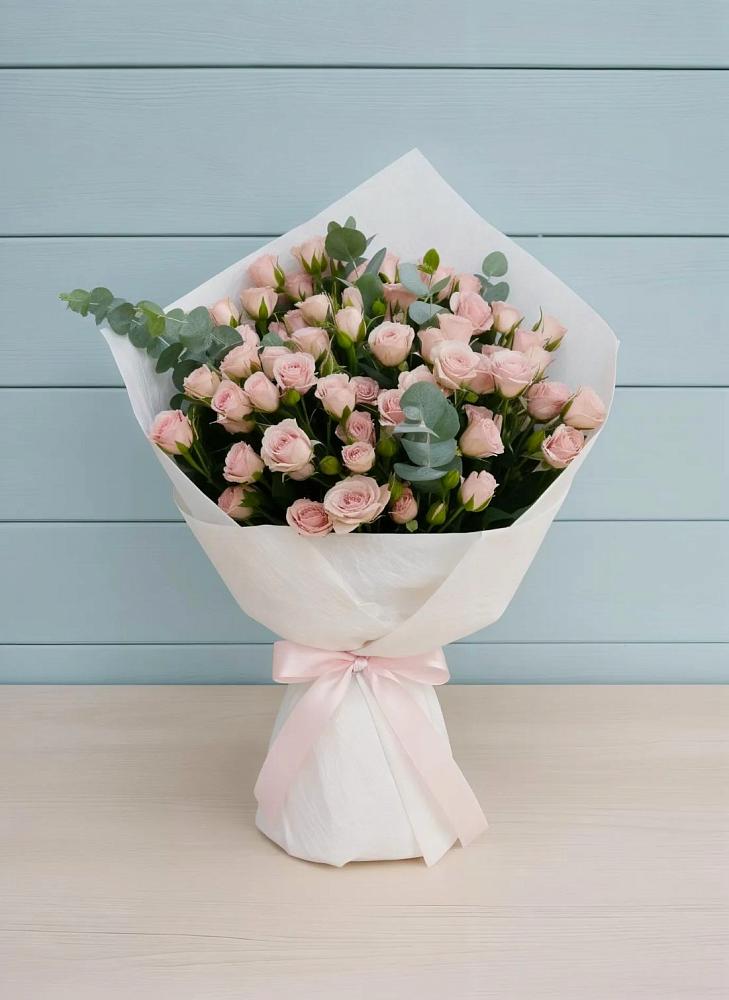 Букет цветов из: Розы в Петра Дубрава