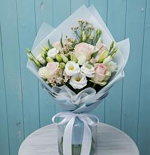 Букет цветов из:  Розы и Лизиантусы в Петра Дубрава