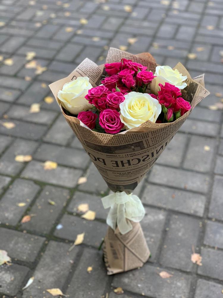 Букет цветов из: Розы в Петра Дубрава