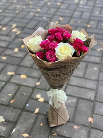 Букет цветов из: Розы в Петра Дубрава