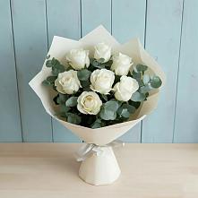 Букет Белые розы в Эвкалипте в Петра Дубрава
