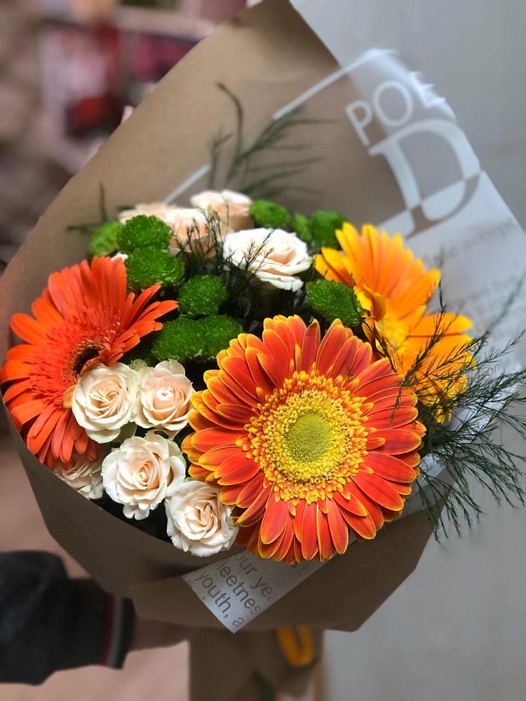 Букет цветов из: Герберы, Хризантемы и Розы в Петра Дубрава