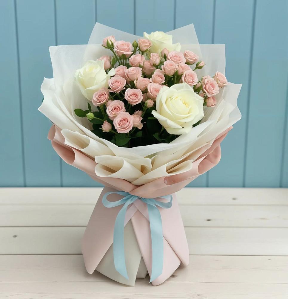 Букет цветов из: Розы в Петра Дубрава