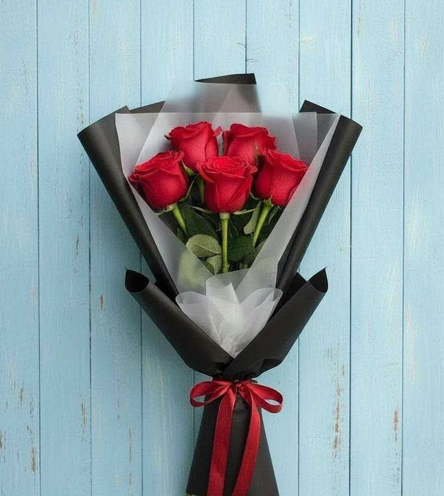 Букет цветов из: Розы в Петра Дубрава