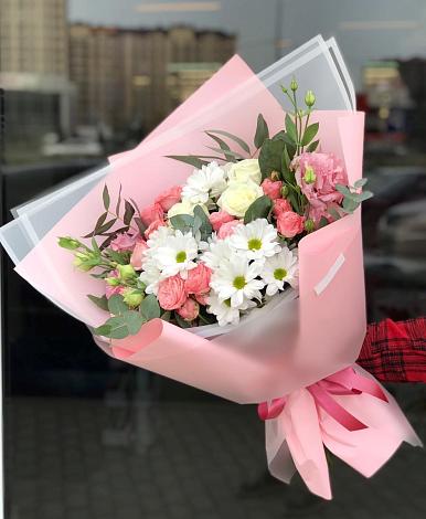 Букет цветов из: Розы, Лизиантусы и Хризантемы в Петра Дубрава