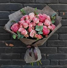 Букет цветов из:  Розы в Петра Дубрава